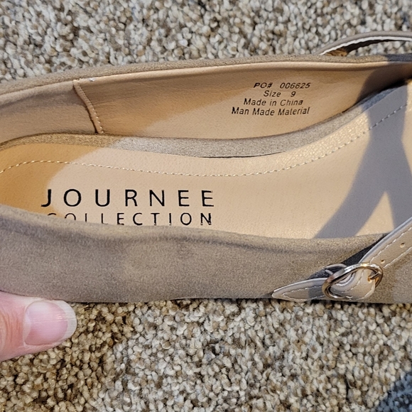 9M, Journey Collection, Patricia style, Taupe flat - Picture 3 of 4
